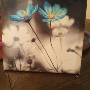 FOUR matching but different teal flowers pics